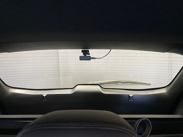 令和6年CX-5のカーフィルム施工前内側のリアガラス
